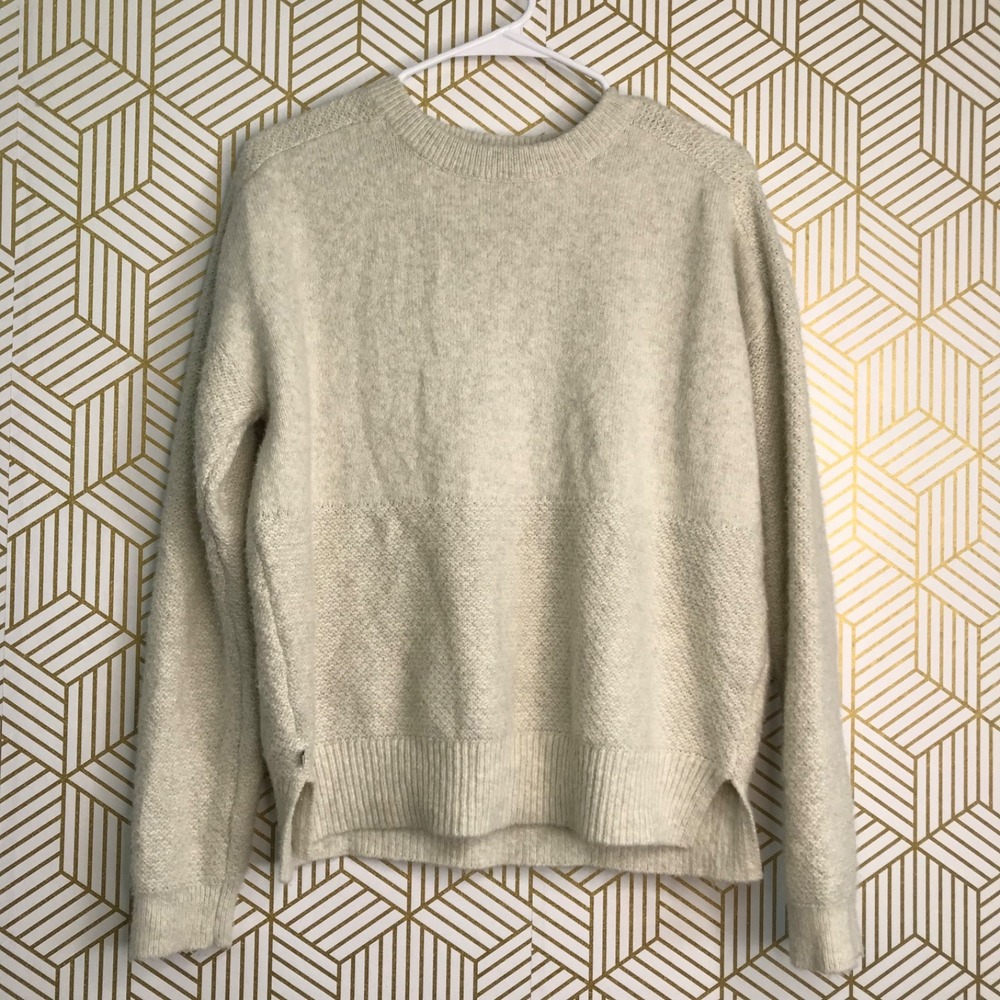Passenger Womens Long Sleeve Pullover Sweater Sz Small Cream Oversized